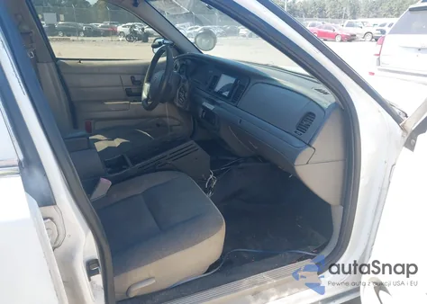 2009 Ford Crown Victoria Police/Police Interceptor z USA, uszkodzony, nr VIN 2FAHP71V39X140341